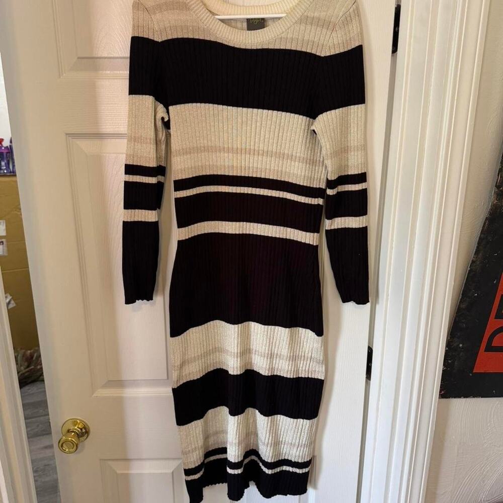Taylor Cream and black striped midi sweater dress w/ long sleeves- Women's Large